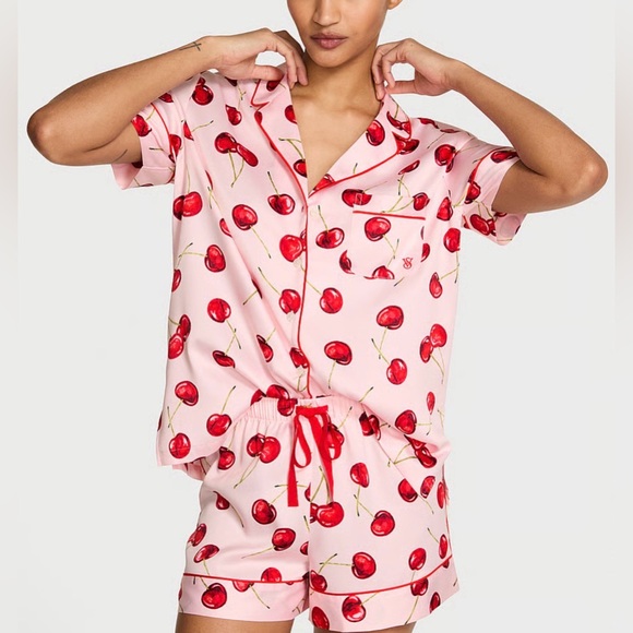 Victoria's Secret Other - VICTORIA'S SECRET
Signature Satin Short Pajama Set
